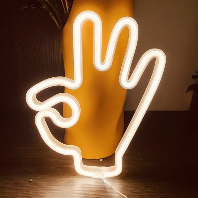 Neon LED Gest OK na ścianę – 23 × 23 cm, USB/baterie – zdjęcie produktu