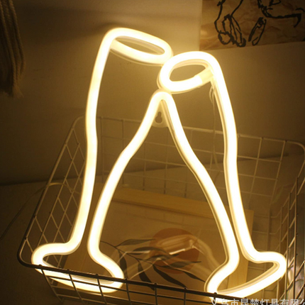 Neon LED Brzęczące szklanki na ścianę – 30 × 20 cm, USB/baterie